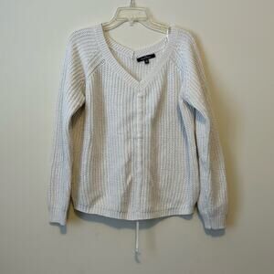 Love Tree V -Neck White Sweater Scrunch Front Semi Crop Medium